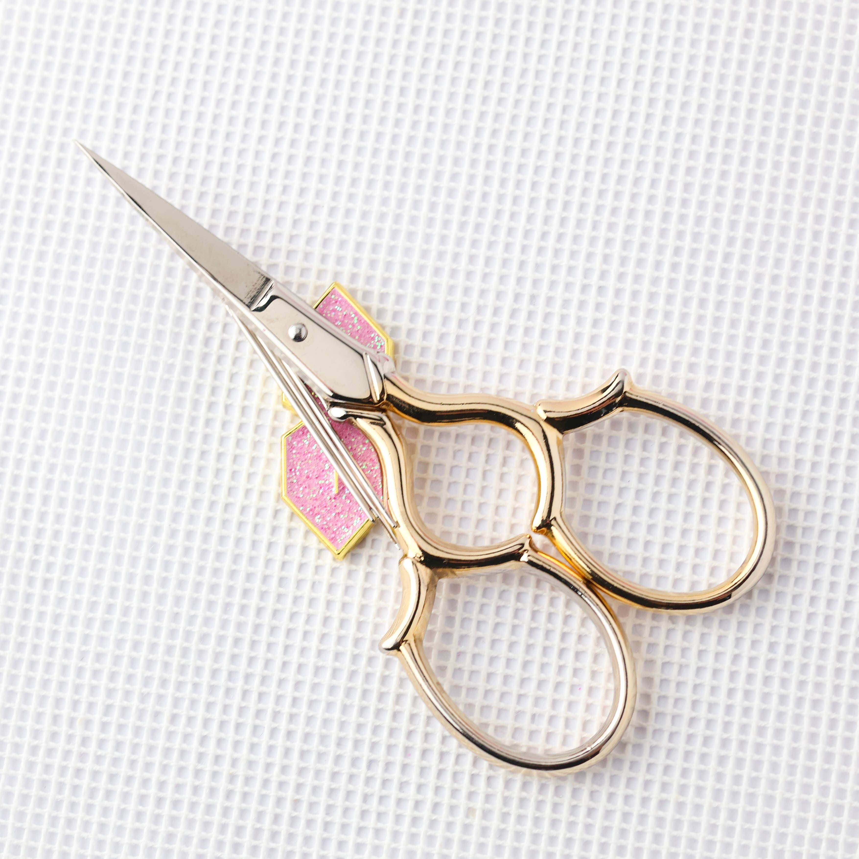 Retro S Needle Minder Magnet