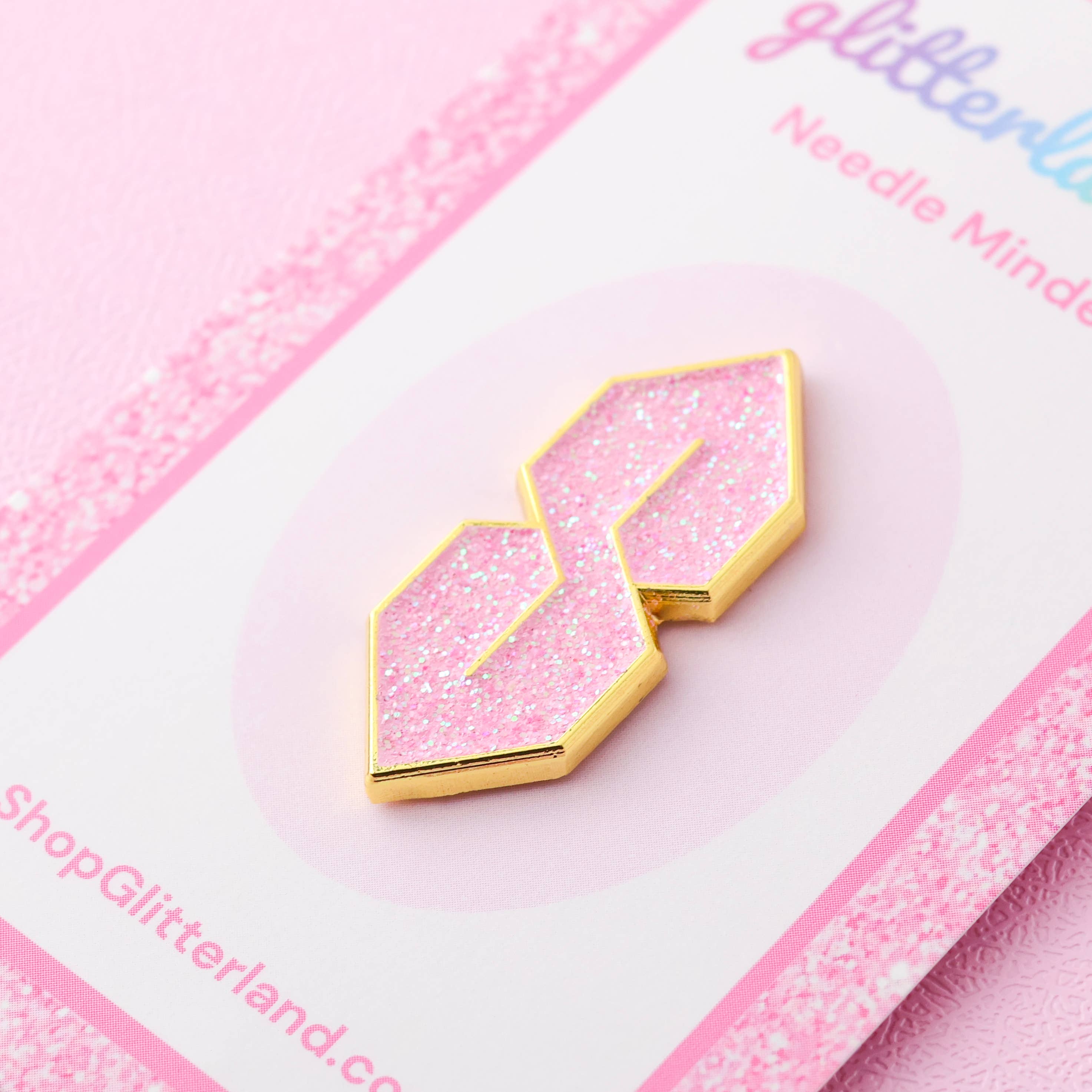 Retro S Needle Minder Magnet