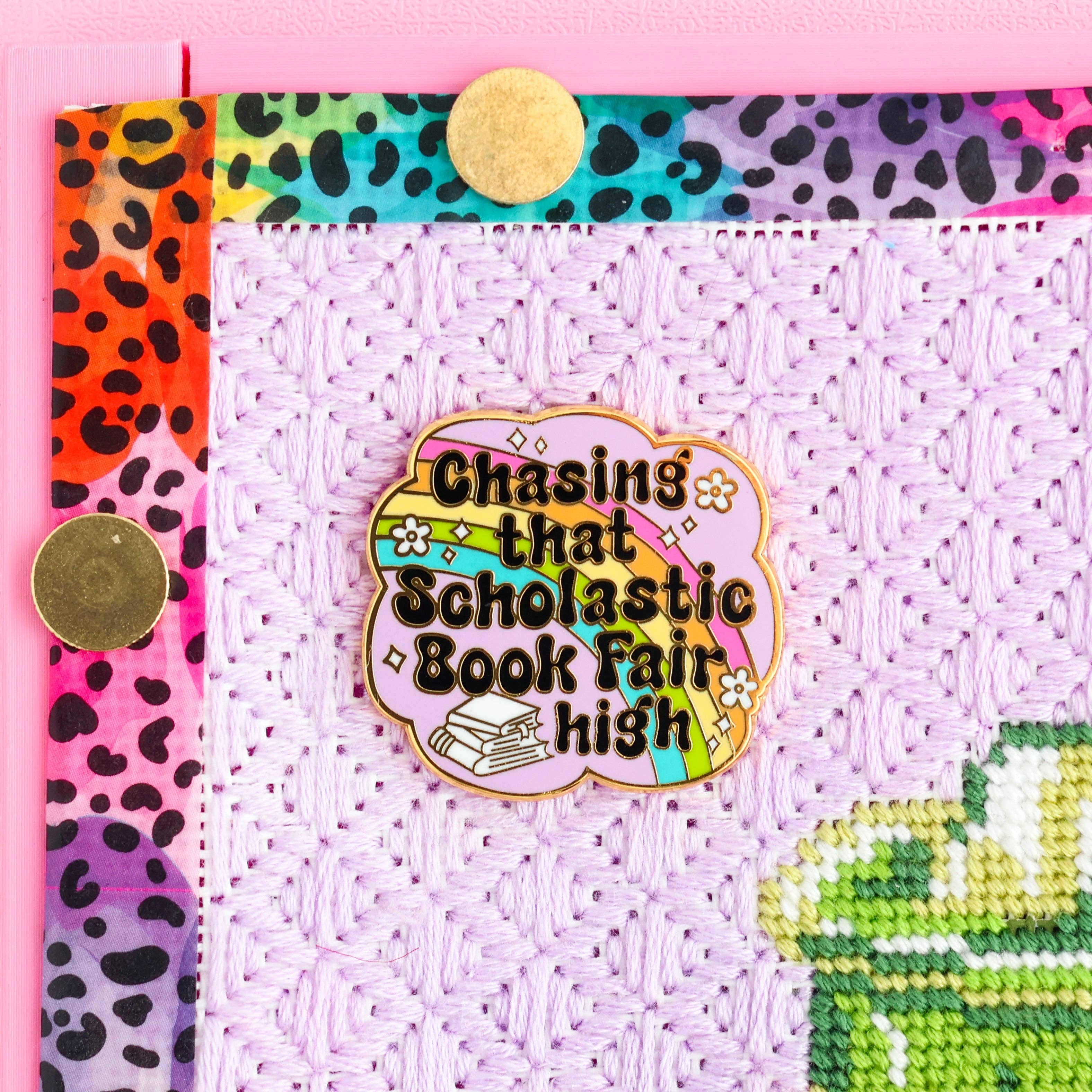 2000s Nostalgic Book Fair High Needle Minder Magnet